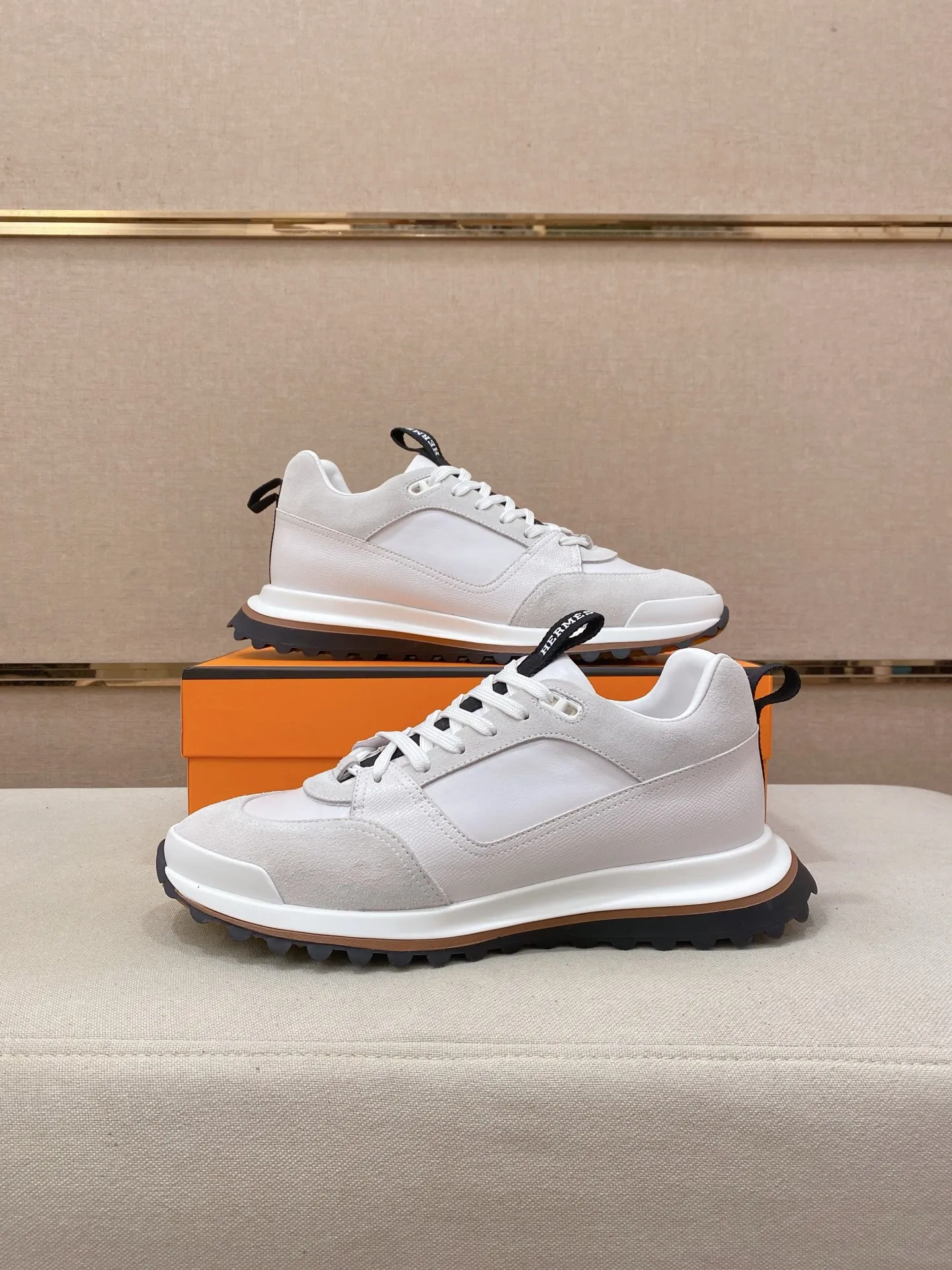 Men's clothing and shoes💰: 520💰《HERMES》【Classic original single version】Hermès; top 🔝purchasing agent🔍🔍men's latest 🇺🇸 counter sales simultaneously, original imported from Italy ▲▲first-layer cowhide ▲▲ (high-end, nobility, class) times) Exquisite workmanship (Italian 🇮🇹Imported water-dyed 🐂cowhide lining) sole: Original sole provided by the original factory, ⚠️exclusive double-layer activity·TPR·rubber·combined molded outsole; super comfortable·wear-resistant·non-slip·environmental protection The real thing is more beautiful if you take the real thing (high quality, follow the order), you can enter and exit the counter at will * Number of yards: 38·39·40·41·42·43·44# (can be customized 45.)